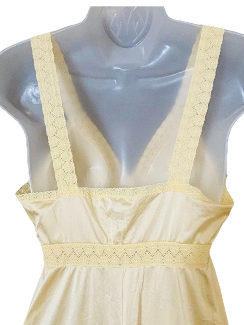 VIntage 60-70's Vanity Fair Womens Yellow Nylon Maxi Nightgown Lace Trim Size 34 - Picture 3 of 10